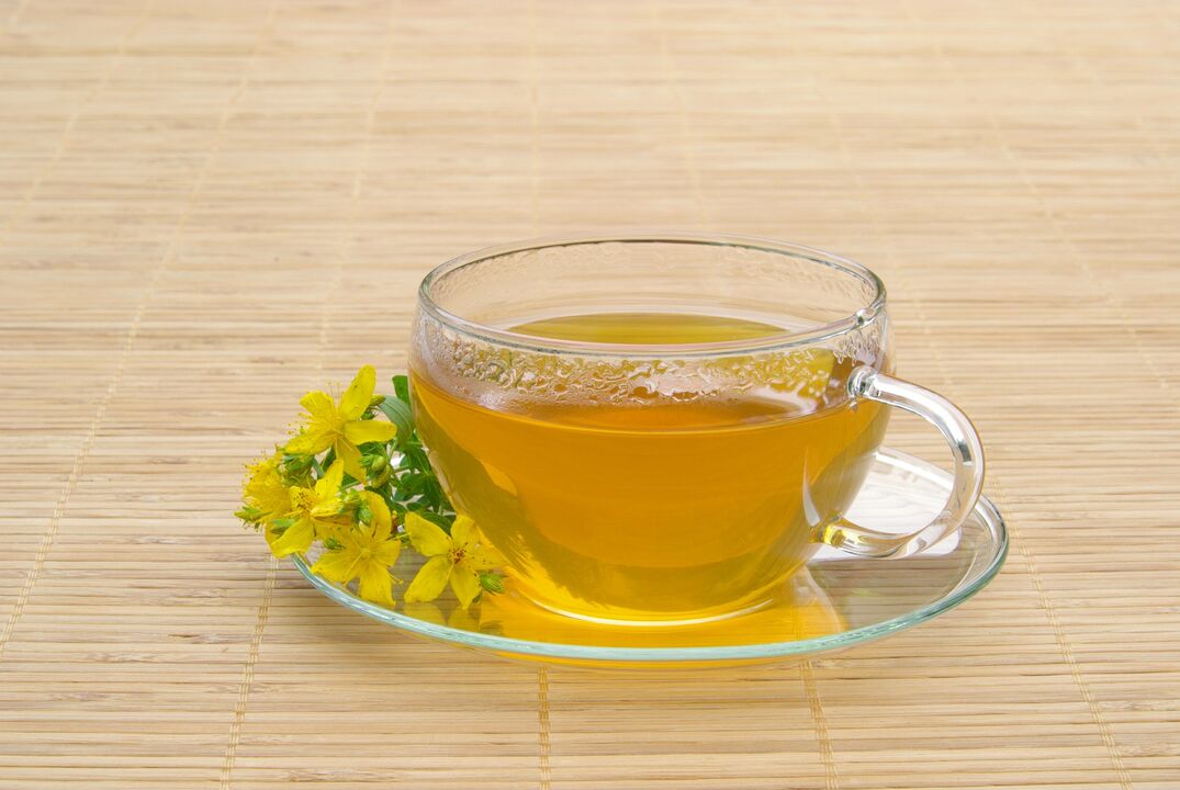 St. John's wort tea a natural remedy for the treatment of cystitis in women