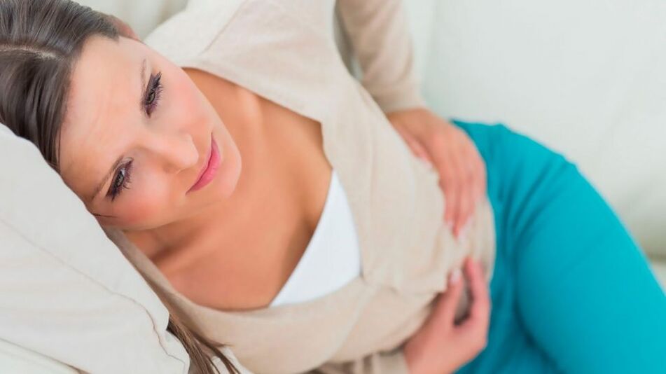 A woman with signs of cystitis needs competent comprehensive treatment.